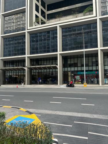 SHORE RESIDENCES NEAR Moa