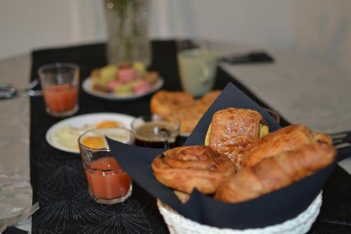 อาหารและเครื่องดื่ม, La commanderie secteur calme et familial in อชิโรเรส