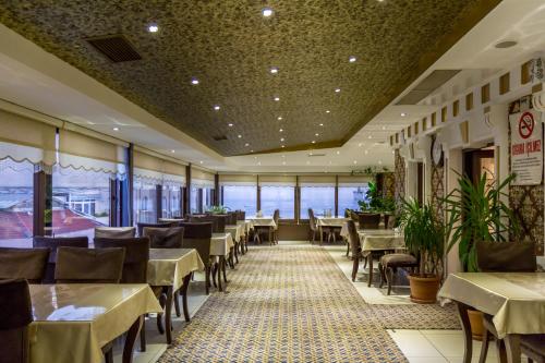 Grand Rosa Hotel - image 8