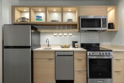 TownePlace Suites by Marriott Duluth - image 4