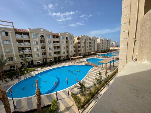 Aven Resort Compound