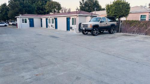 vogue motel – South Gate, CA