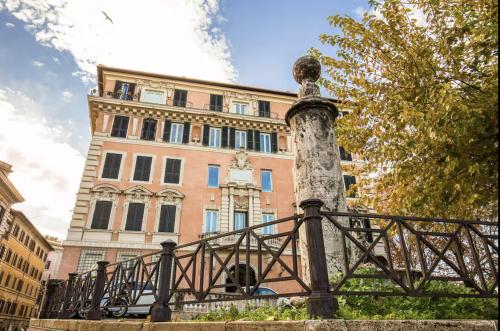 Palazzo Marescalchi Belli, vicino Piazza di Spagna, Rome (photo 2)