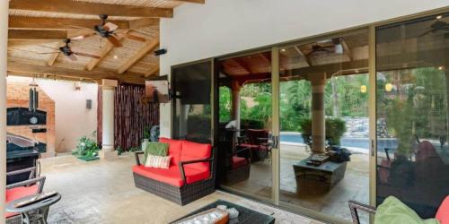 Waterfall Haven-playa Potrero