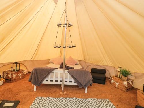 Bell tent 2, Bath (photo 4)