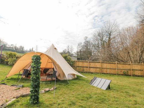 Bell tent 2, Bath (photo 8)