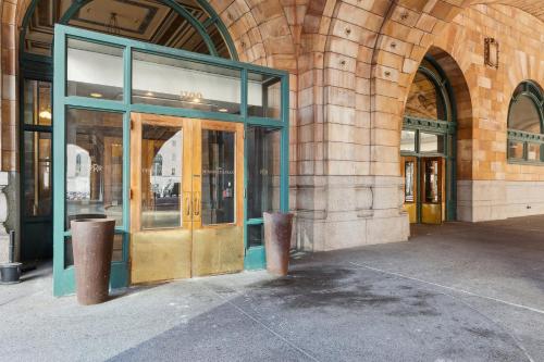 Placemakr Downtown Pittsburgh at The Pennsylvanian - image 8