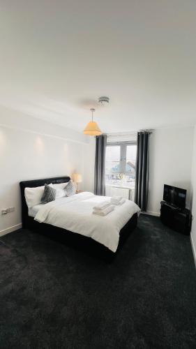 Cozy Apartment in Glasgow City chambre d'hôte Dumbreck Railway Station