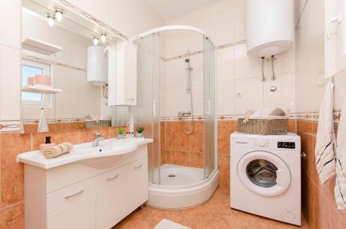 Two-Bedroom Apartment image 4