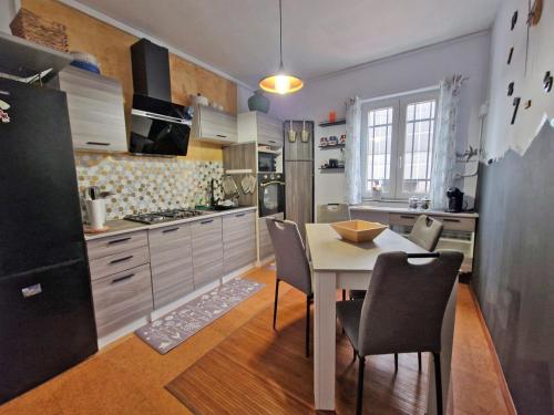 virtuve, Piso vacacional en Casa Carroucha in A Torre