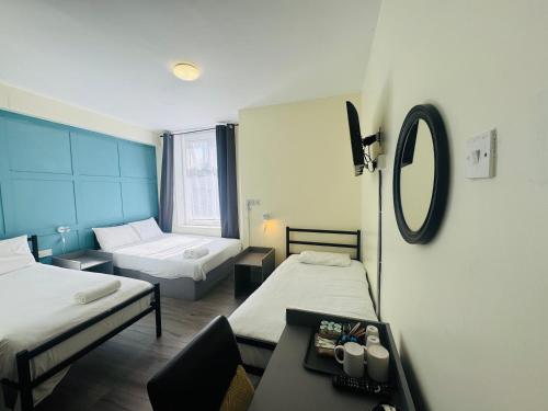 Calypso Hotel - image 9