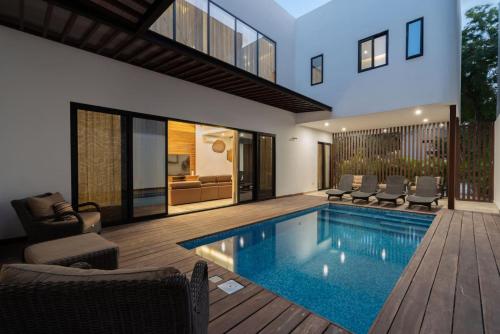 Holiday Home image 1