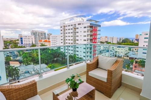 Elegant Centric Apt Near all