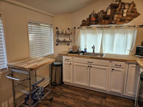 College Park Bungalow in Winchester