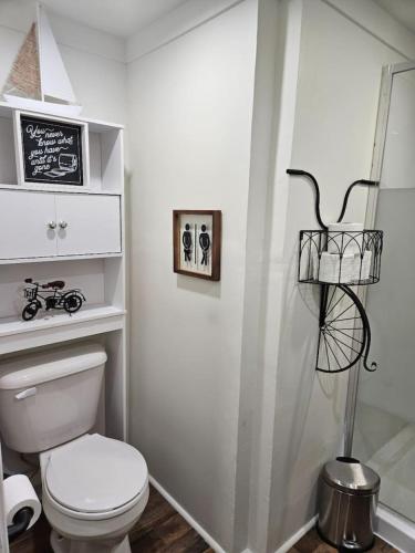 College Park Bungalow - image 6