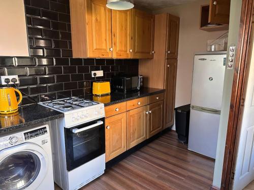 The Vales - 1 min walk to C2C station free parking 1 bed The Vales - 1 min walk to C2C station free parking 1 bed