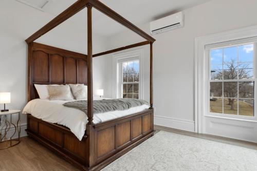 Private Suite at the Cayuga Shoreline - image 10