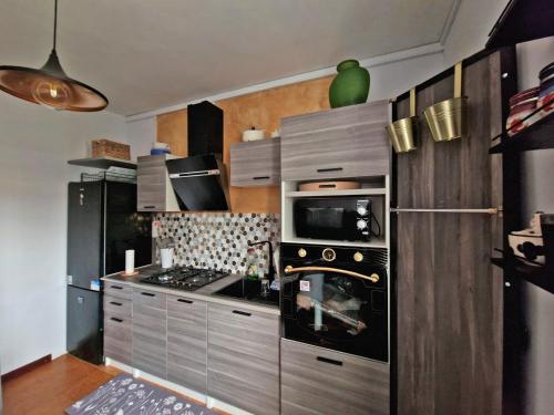 virtuve, Piso vacacional en Casa Carroucha in A Torre