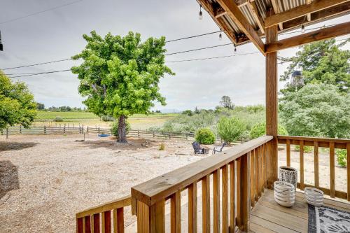 Sonoma County Vacation Rental w/ Vineyard Views! in Forestvilla (CA)