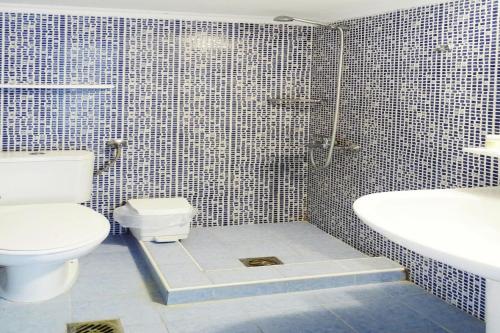 Apartment in Foura with a balcony or terrace, Fourka (foto 8)