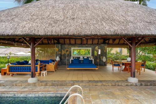 Villa Ebony -Tropical Design with Ocean Views, West Coast Villa Ebony -Tropical Design with Ocean Views, West Coast