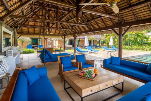 Villa Ebony -Tropical Design with Ocean Views, West Coast Villa Ebony -Tropical Design with Ocean Views, West Coast