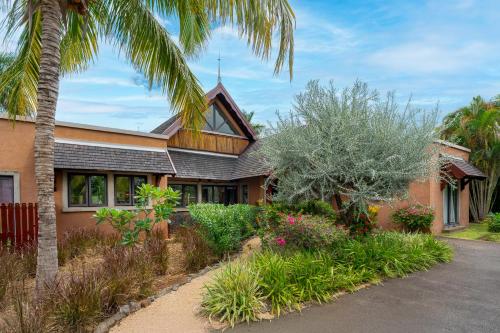 Villa Ebony -Tropical Design with Ocean Views, West Coast Villa Ebony -Tropical Design with Ocean Views, West Coast
