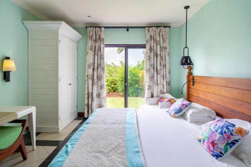 Villa Ebony -Tropical Design with Ocean Views, West Coast Villa Ebony -Tropical Design with Ocean Views, West Coast