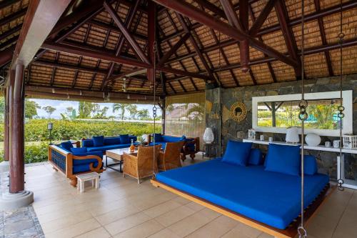 Villa Ebony -Tropical Design with Ocean Views, West Coast Villa Ebony -Tropical Design with Ocean Views, West Coast