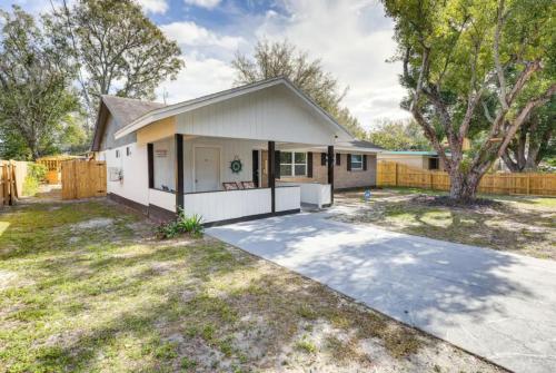 Westwood Cottage- 3 BDRM, Perfect for Families! in Eagle Lake (FL)