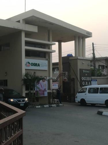 ROSEGARDENLODGe68 in Kosofe