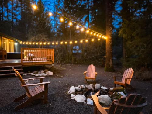 PackShack - Cozy Ski Cabin Mins from White Pass home