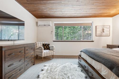 PackShack - Cozy Ski Cabin Mins from White Pass home