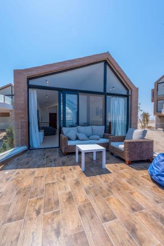 Two-Bedroom Villa image 6