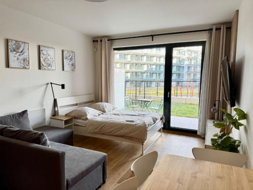 THE BASILEJ APARTMENT Private Garden & Parking, Прага (фото 6)