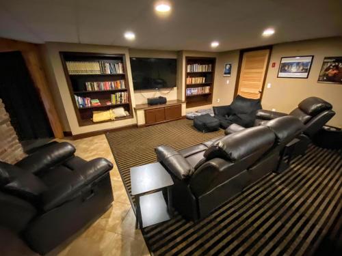 Amazing lakefront home in the White Mountains with game room theater 51PR - image 5