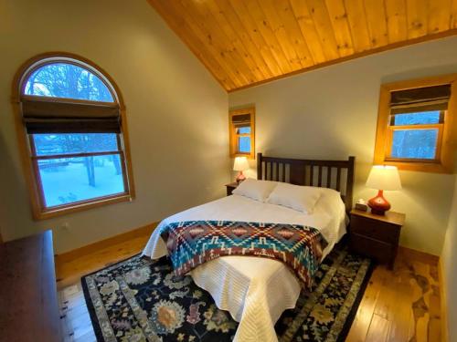 Amazing lakefront home in the White Mountains with game room theater 51PR - image 13