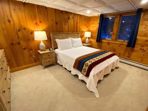 Amazing lakefront home in the White Mountains with game room theater 51PR - image 14
