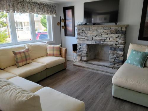 Exterior view, Pet Friendly Wifi Beach Badges Outdoor Shower Wd Ocean Block in Beach Haven (NJ)