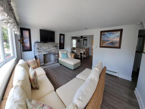Pet Friendly Wifi Beach Badges Outdoor Shower Wd Ocean Block in Beach Haven (NJ)