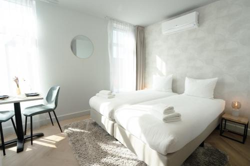 2 twin beds
