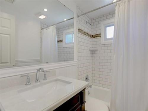 Duplex 2Nd Fl Beach Badges Oceanside Outdoor Shower Wifi Duplex 2Nd Fl Beach Badges Oceanside Outdoor Shower Wifi