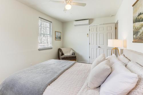 4 Mi to Dtwn Dog-Friendly Fayetteville Home 4 Mi to Dtwn Dog-Friendly Fayetteville Home