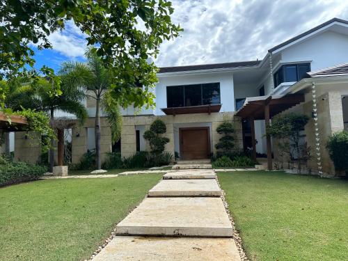 Villa paraiso in Juan Dolio Town Center