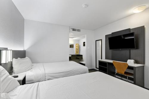 Motel 6-Oceanside CA - image 10