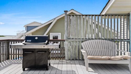 Bay Front 2Nd Floor Duplex Boasts Amazing Bay Views From Both Porch And Deck Located In Ship Bottom 14016 - image 13