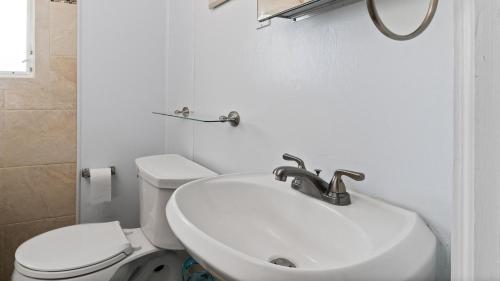 Bay Front 2Nd Floor Duplex Boasts Amazing Bay Views From Both Porch And Deck Located In Ship Bottom 14016 - image 8