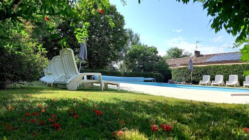 Issigeac, Gîte tout confort, Piscine chauffée gîte à louer Breil