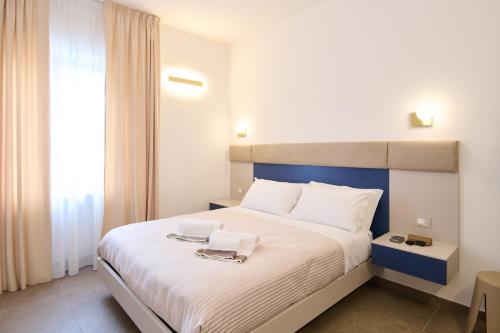 Standard Double Room image 10