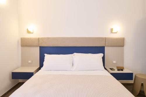 Standard Double Room image 8